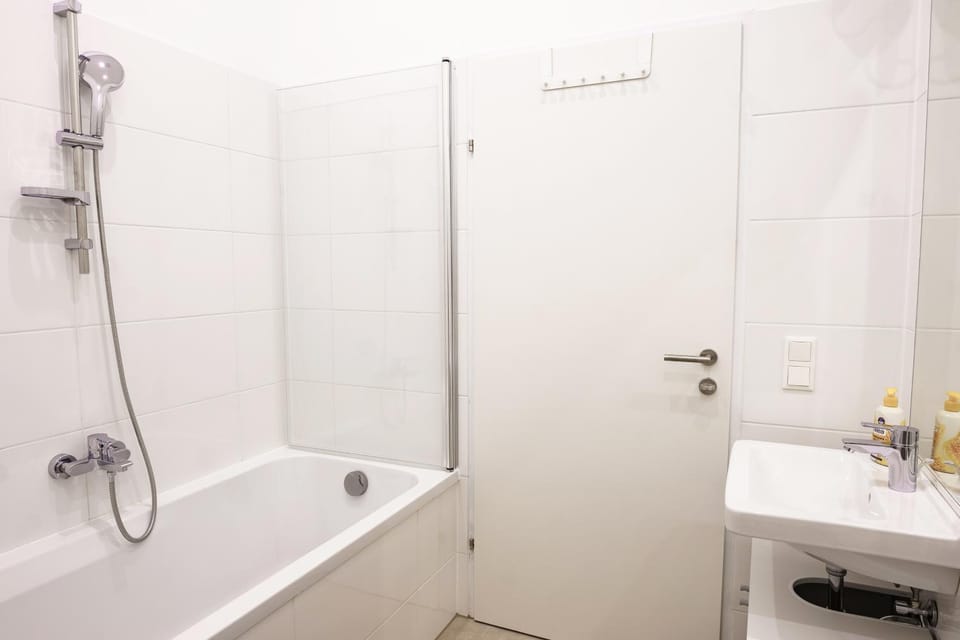 Shower, Bathroom, Bath, towels