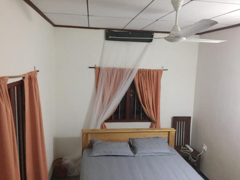 ORANGE VILLA Hotel in Hikkaduwa