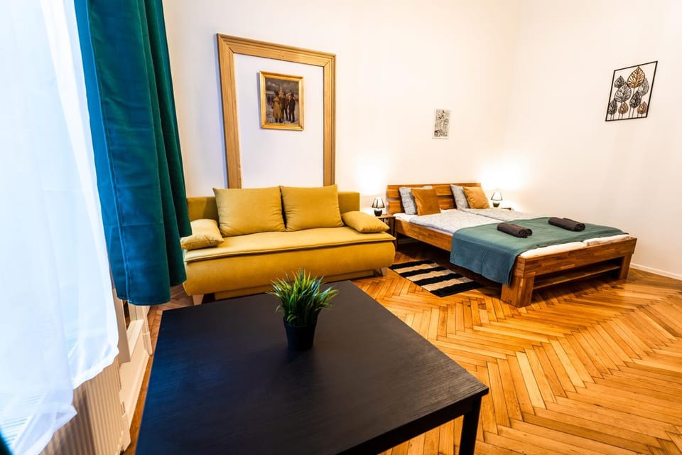 Bed, Seating area, Bedroom