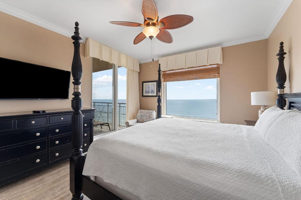 Indigo East 901 + Den w/Cabana ! House in Perdido Key