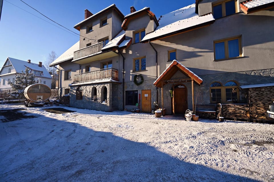 Property building, Day, Winter, Street view