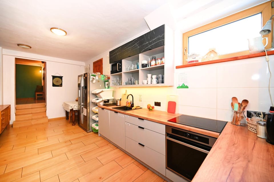 Kitchen or kitchenette, dishwasher, minibar, oven, pet friendly, stove, Internal: Not applicable to any particular room