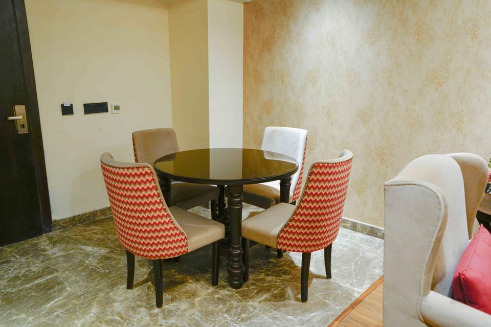 Living room, Seating area, Dining area