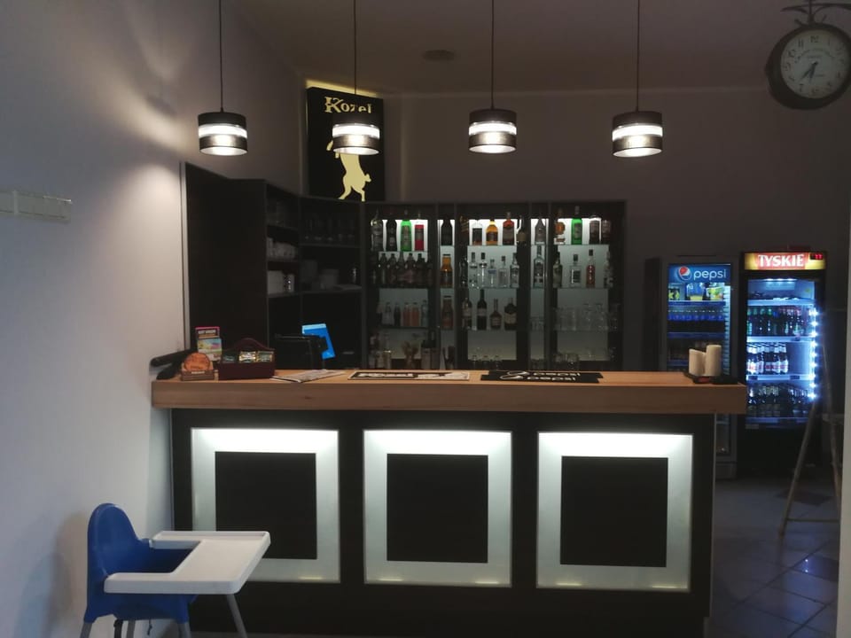 Lounge or bar, Drinks