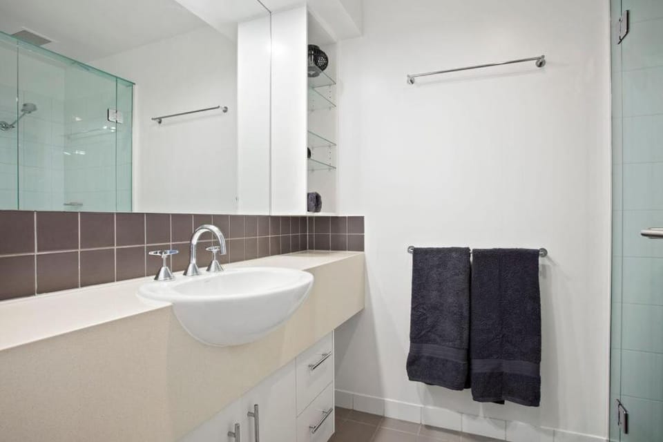 Shower, Bathroom, towels