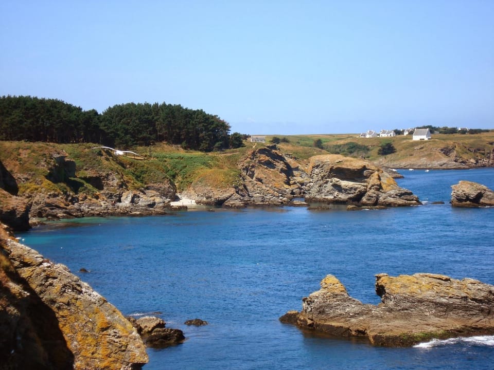 Nearby landmark, Day, Natural landscape, Lake view, River view, Sea view