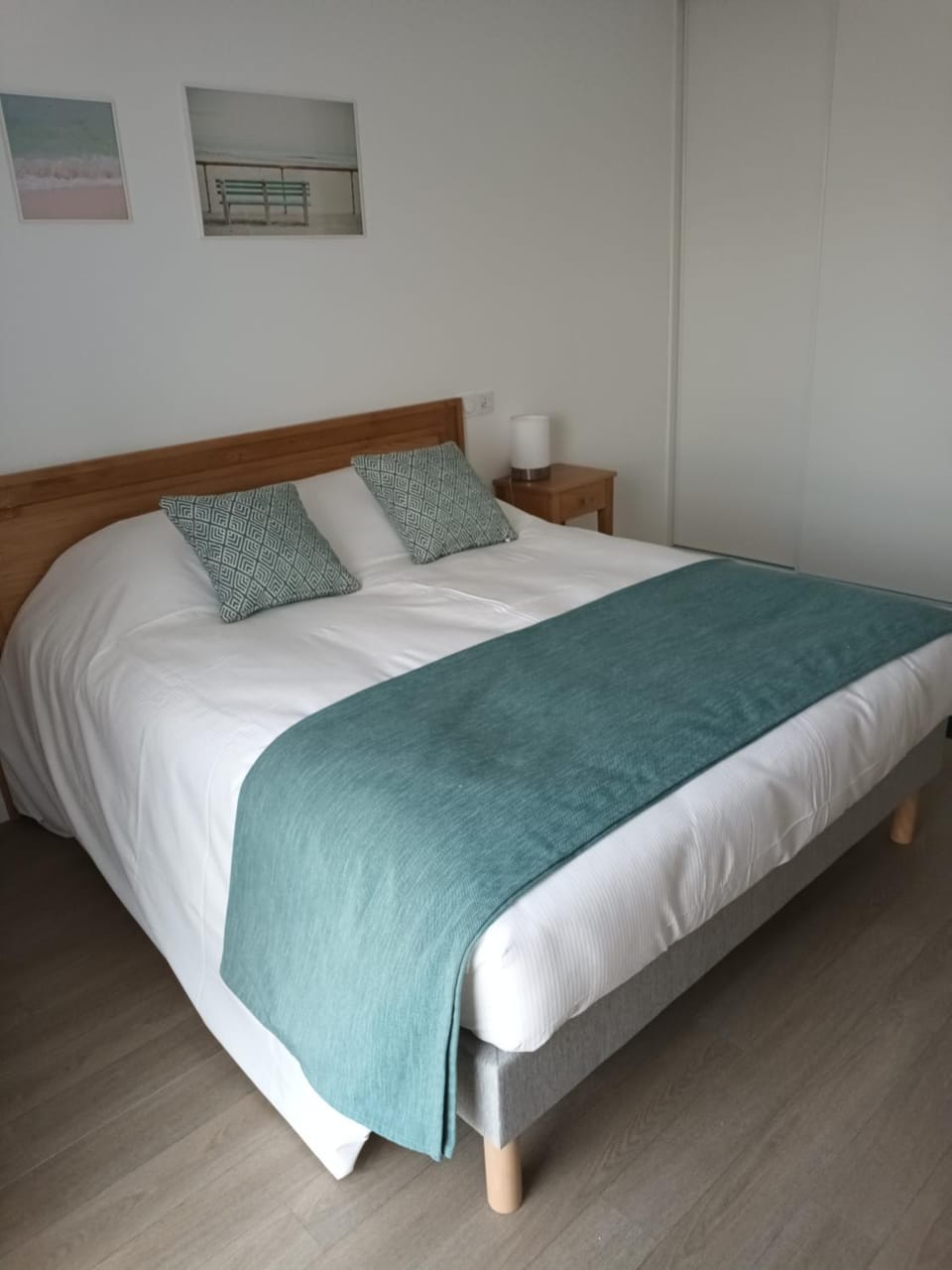 Property building, Restaurant/places to eat, Bed, Photo of the whole room, Bedroom, Swimming pool, Breakfast