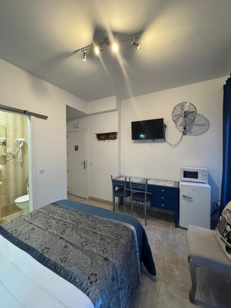 Photo of the whole room