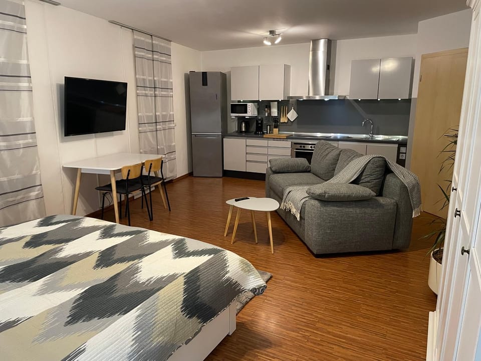TV and multimedia, Kitchen or kitchenette, Dining area, minibar
