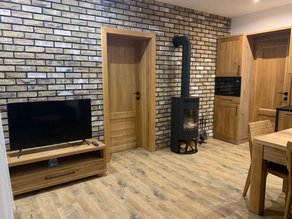 Communal lounge/ TV room, Living room, flat iron