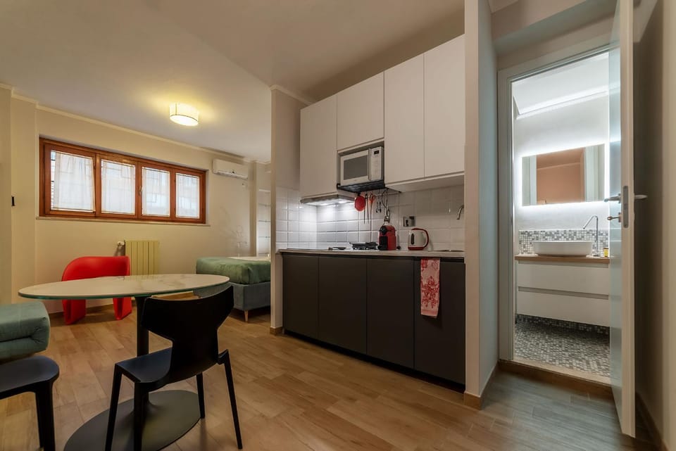 Kitchen or kitchenette