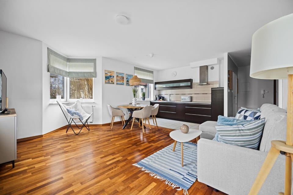 Kitchen or kitchenette, Living room, Seating area