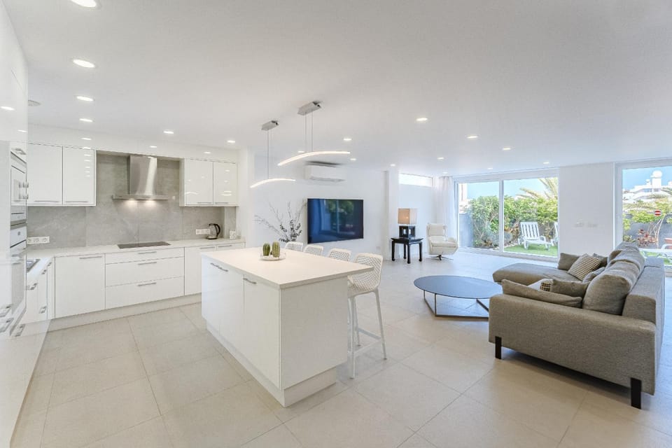 Deluxe Villa Tenerife Los Cristianos Villa in Los Cristianos