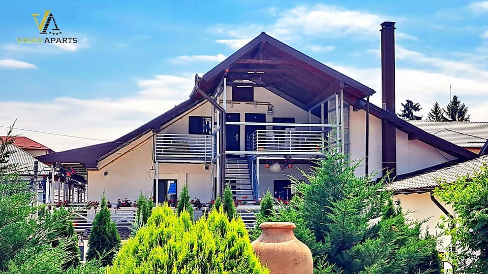 Property building, Day, Garden, Garden view