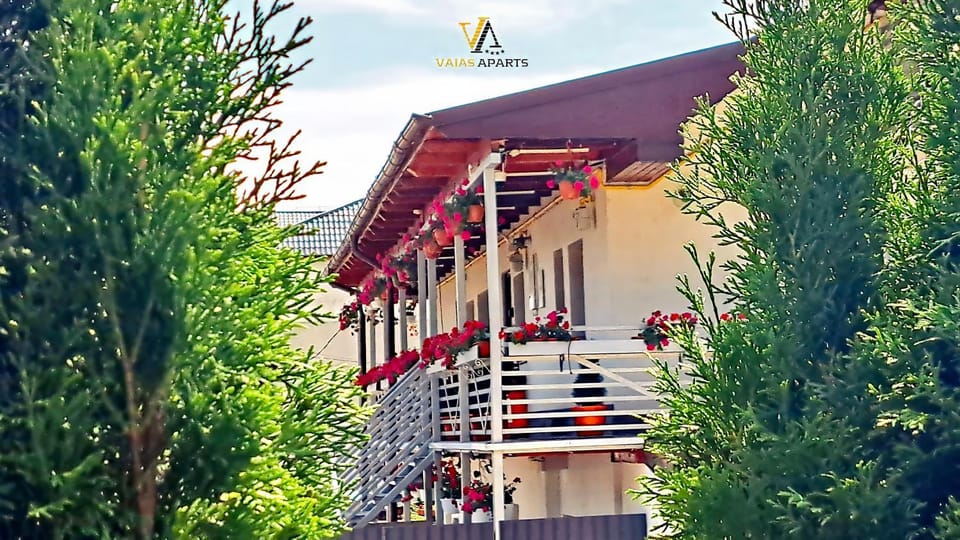 Property building, Spring, Day, Garden, View (from property/room), Balcony/Terrace, Garden view