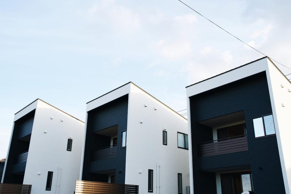 Property building, Day