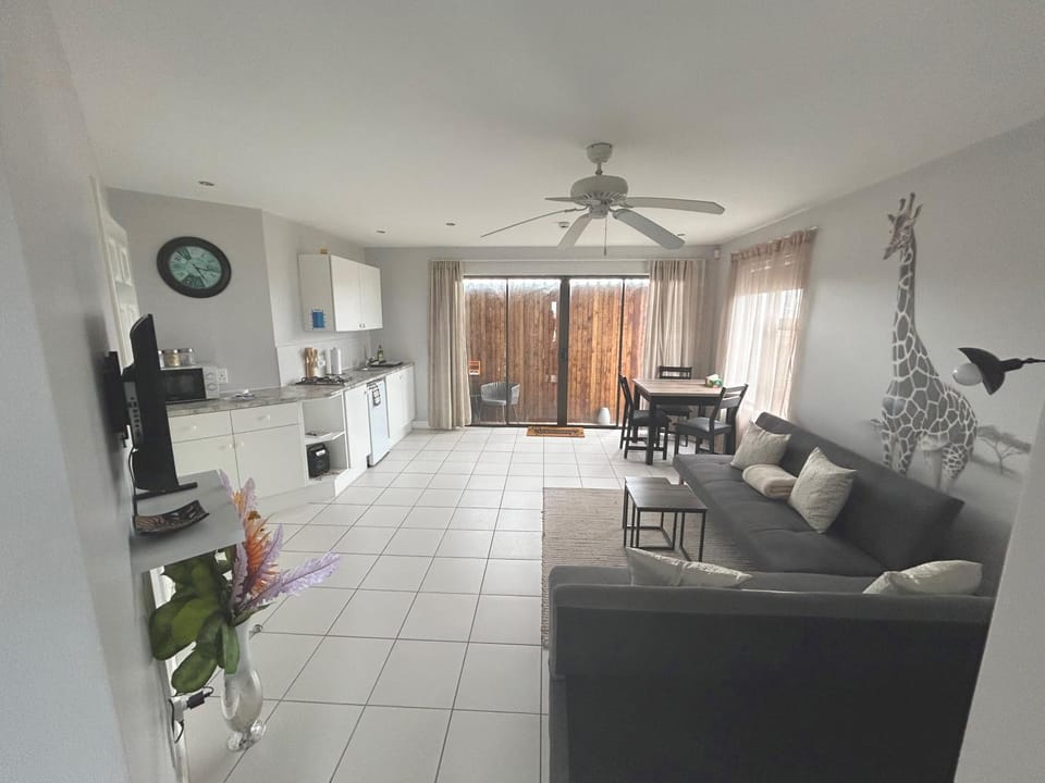 Living room, Photo of the whole room