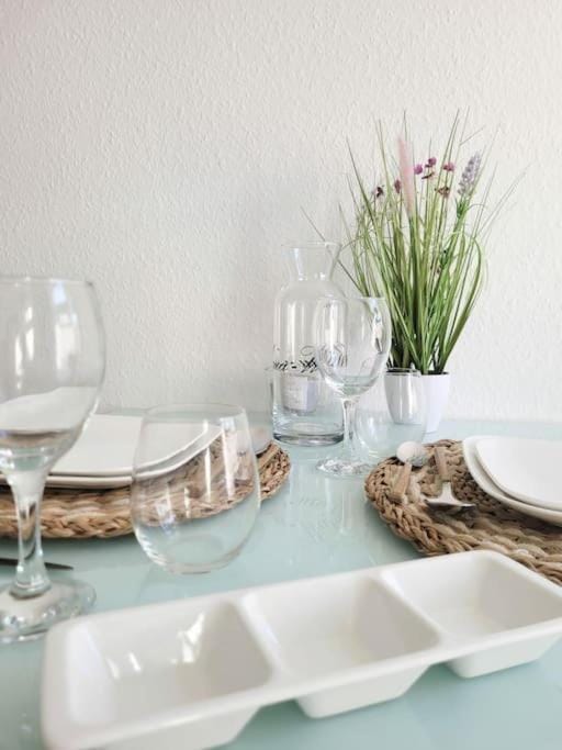 Food and drinks, Dining area, Food