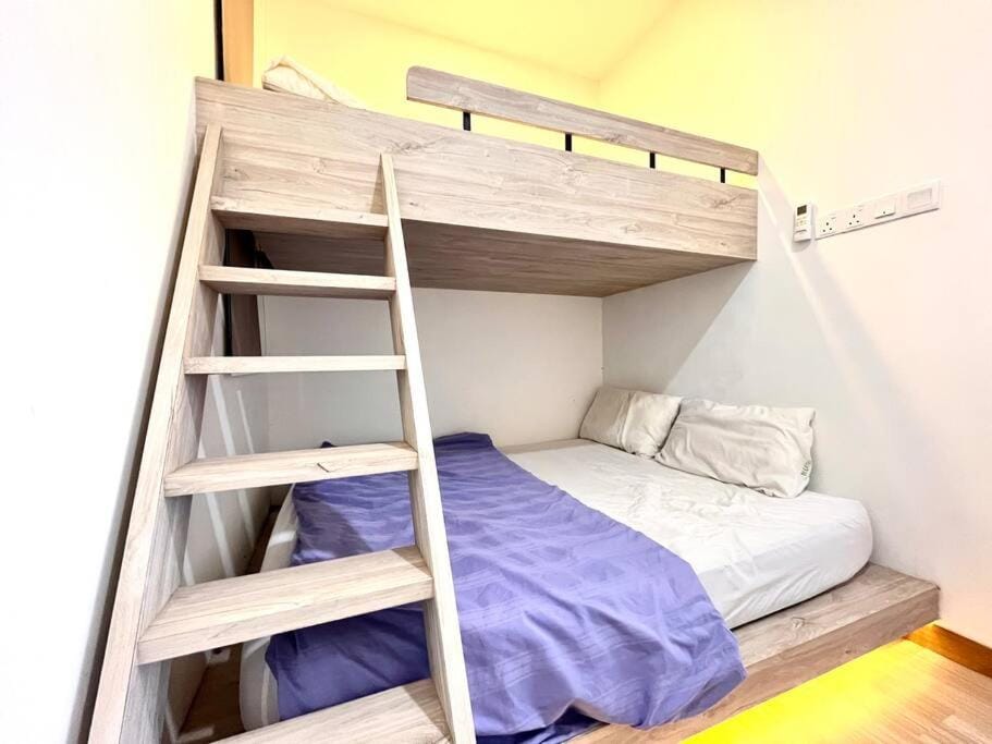 Bed, Photo of the whole room, Bedroom, bunk bed