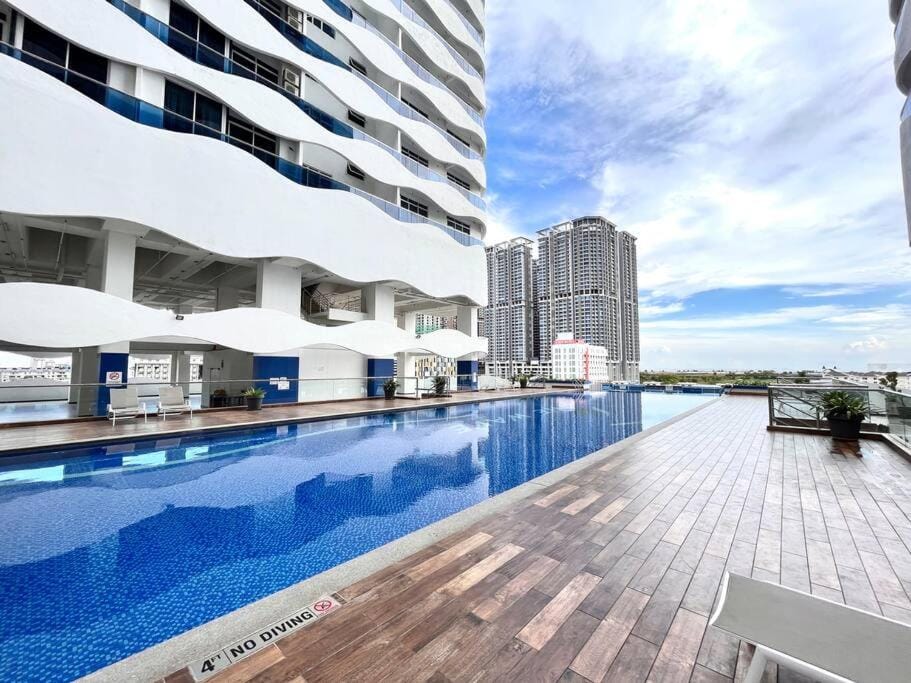 Pool view, Swimming pool, Swimming pool