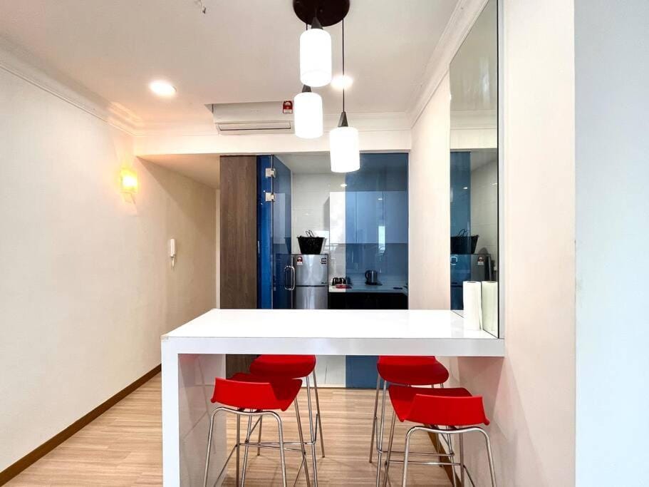 Kitchen or kitchenette, Dining area, air conditioner