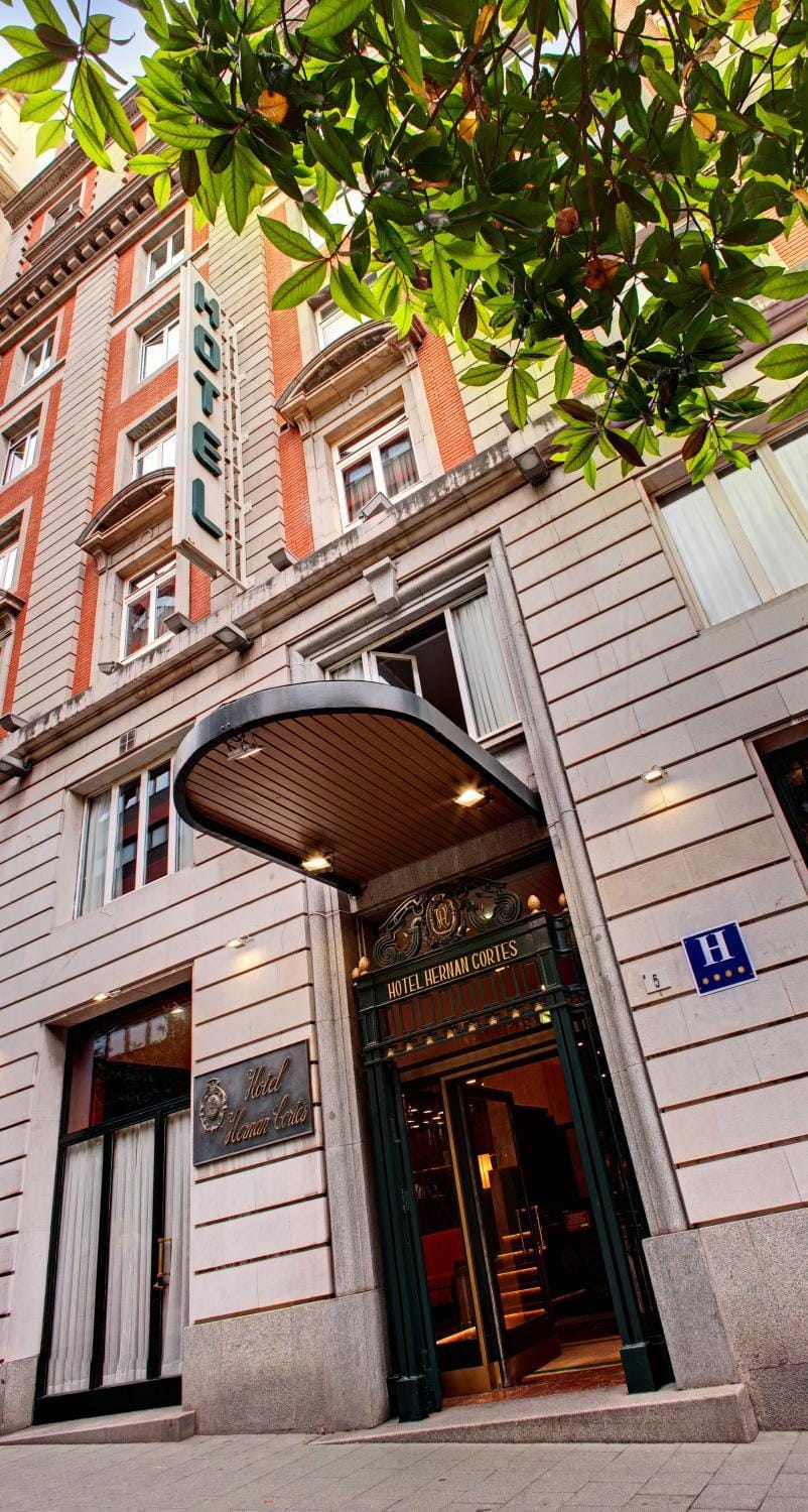 Property building, Facade/entrance