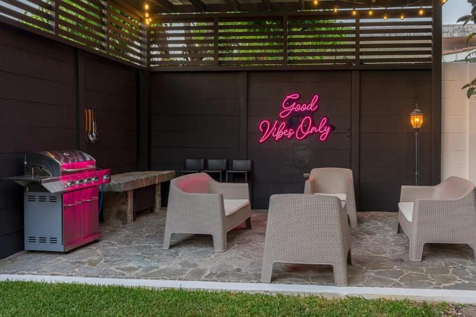New in the heart of the city 5 min to US Embassy House in San Salvador