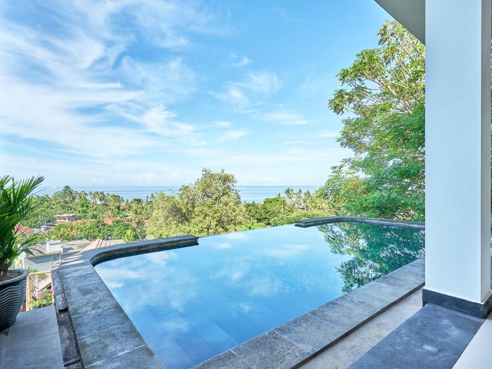 Balcony/Terrace, Pool view, Sea view