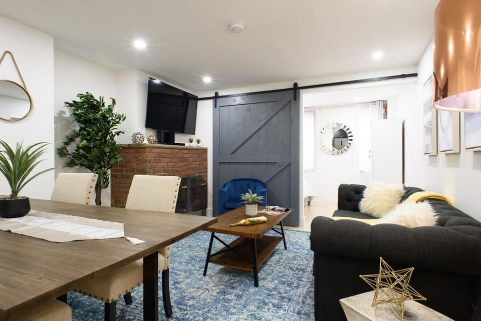 75-5A Luxury 3BR Duplex W D in unit Elevator Apartment in Roosevelt Island