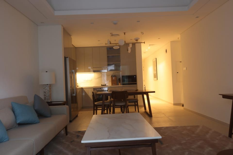 Kitchen or kitchenette, Living room, Seating area, Dining area