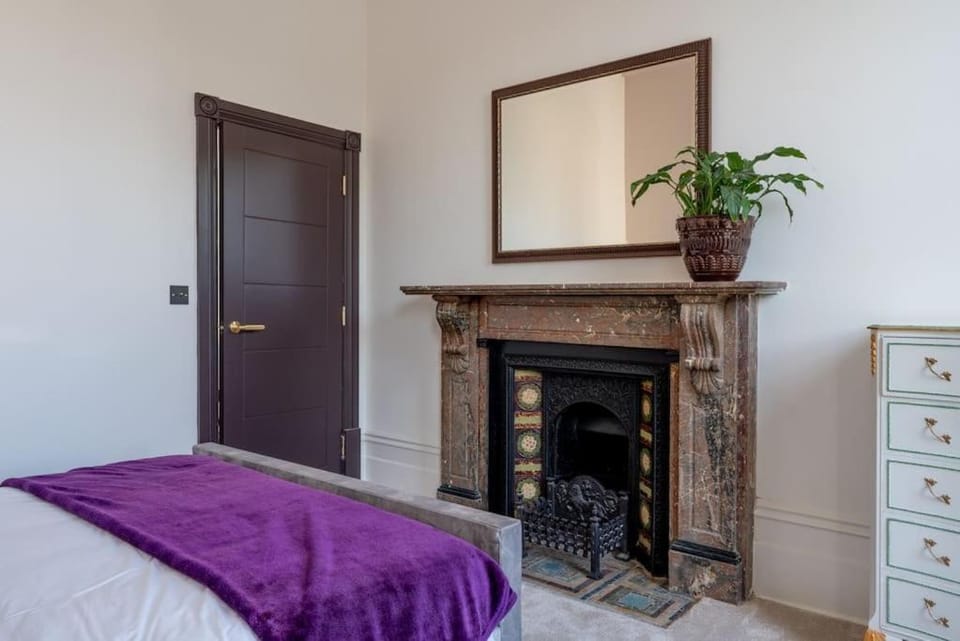 Stylish Summer Escape - Beautiful Coastal Luxury with Panoramic Ocean Views Apartment in Herne Bay