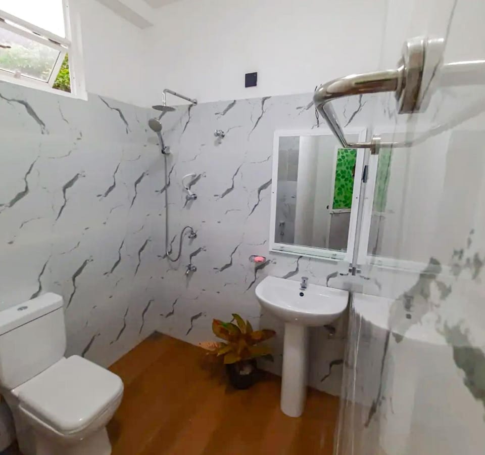 Shower, Toilet, Bathroom, Public Bath, Public Bath, Public Bath, towels, towels