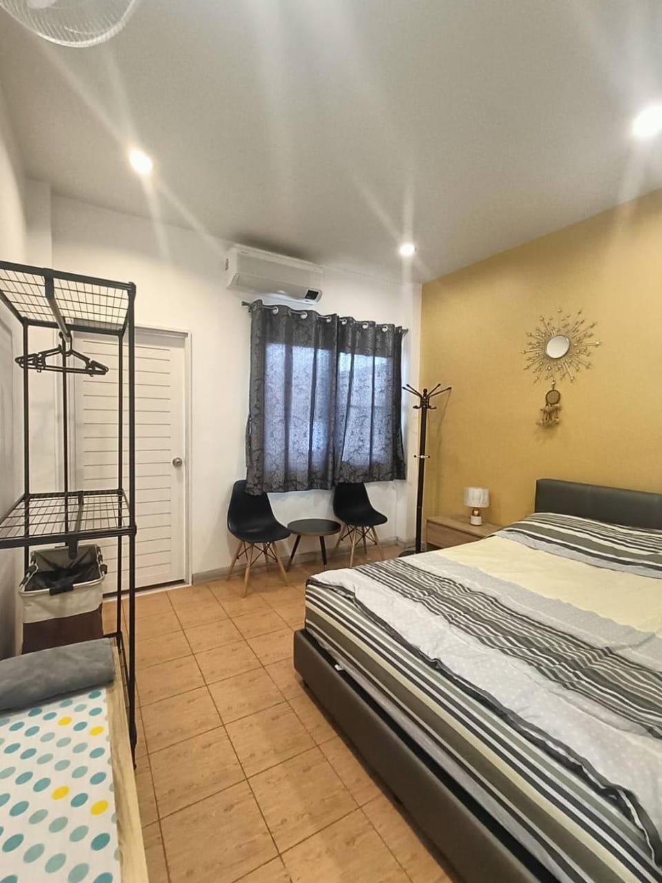 Photo of the whole room