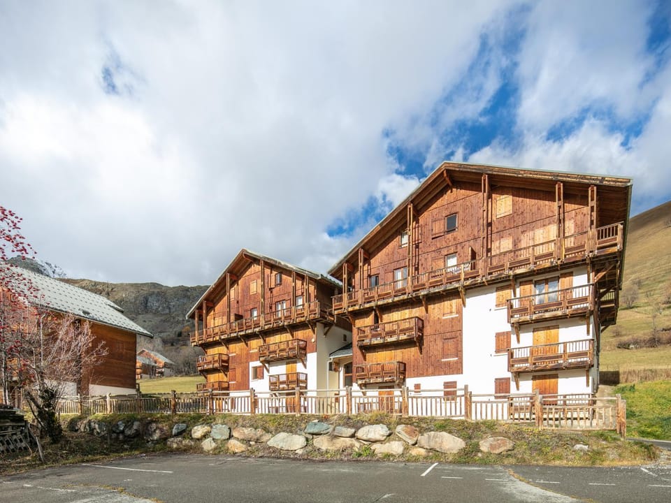 Property building, Natural landscape