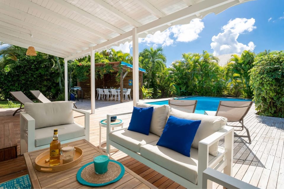 Patio, Day, Garden, View (from property/room), Balcony/Terrace, Living room, Seating area, Garden view, Pool view, Swimming pool, sunbed