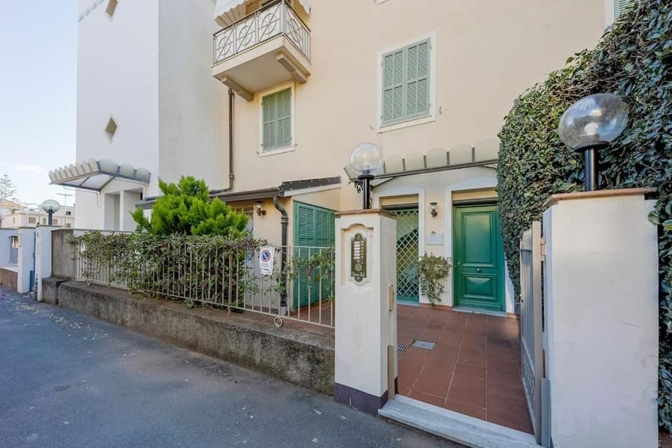 Victoria Hall Bordighera - 2 bedroom apartment - Parking Apartment in Bordighera
