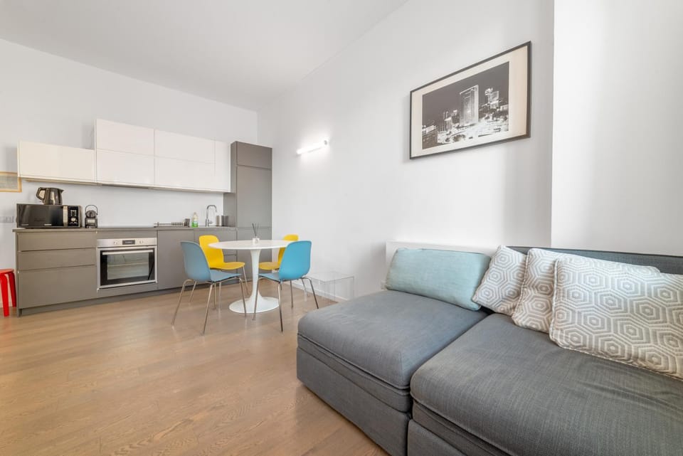 Kitchen or kitchenette, Living room, Seating area, Dining area, minibar