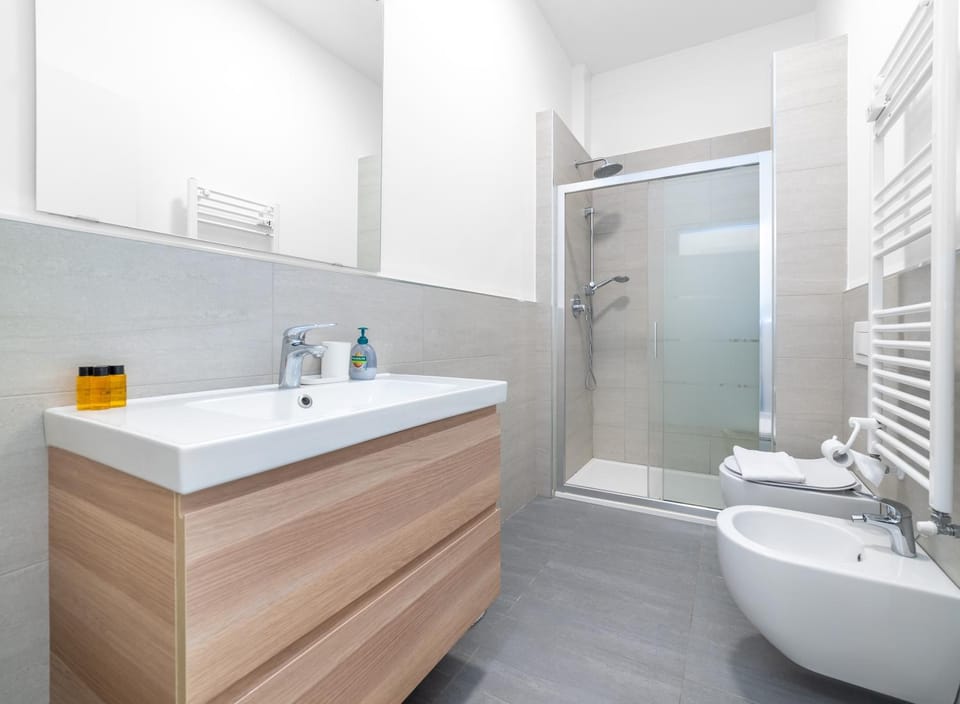 Shower, Toilet, Bathroom