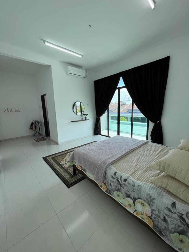 Bed, Photo of the whole room, Bedroom, air conditioner