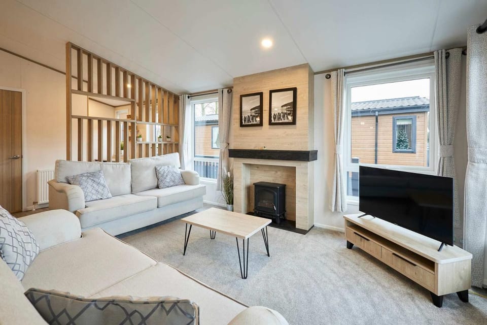 TV and multimedia, Living room, fireplace