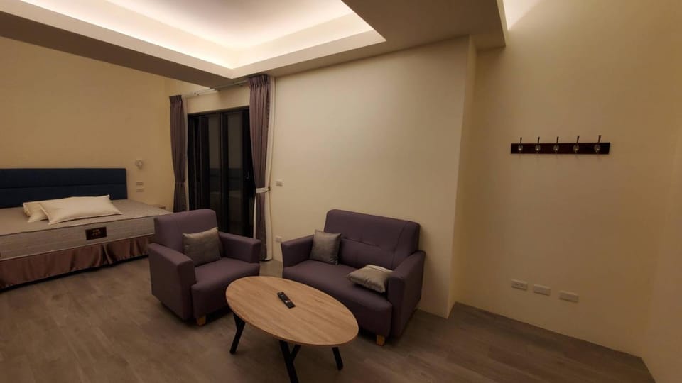 Bed, Living room, Photo of the whole room