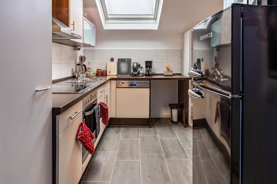 Kitchen or kitchenette, Living room