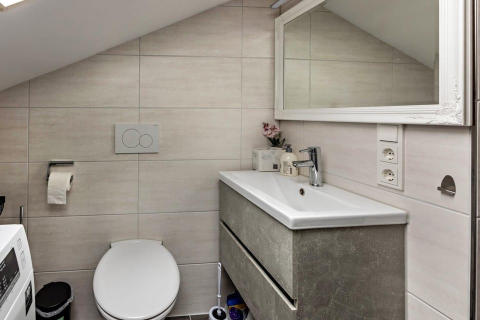 Bathroom, Living room