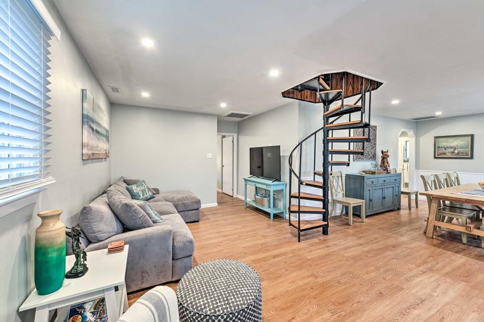 Coastal Brigantine Cottage: Walk to Beaches House in Brigantine