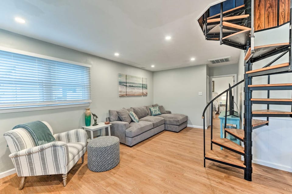 Coastal Brigantine Cottage: Walk to Beaches House in Brigantine