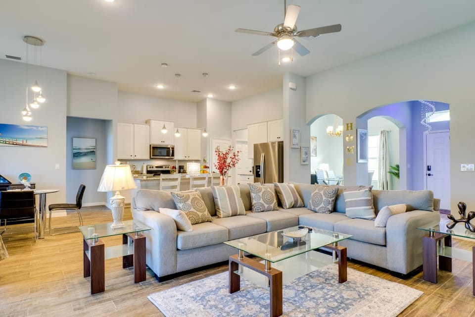 6 Mi to Sirenia Vista: Cape Coral Retreat w/ Grill House in Cape Coral