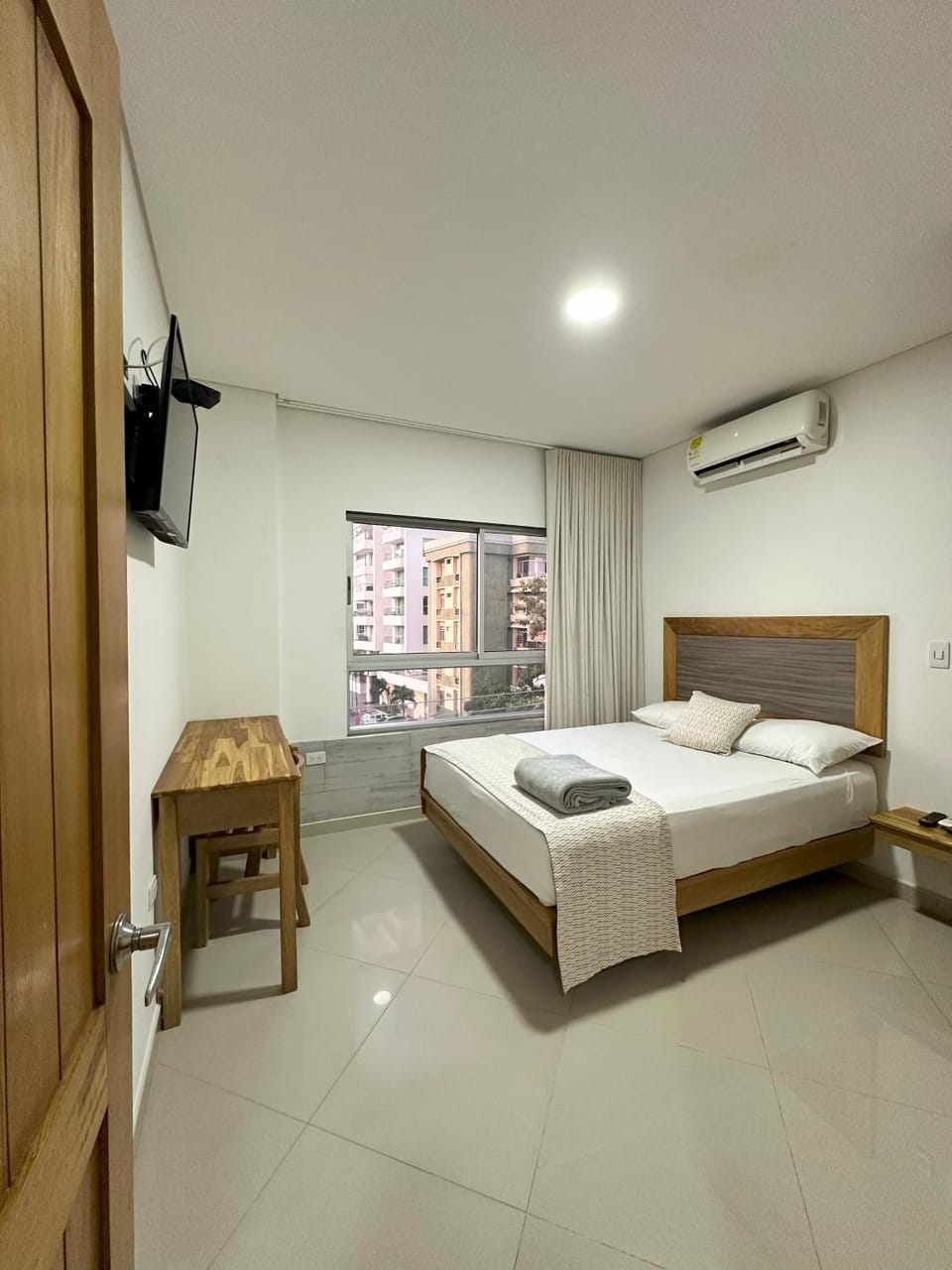 Bedroom, air conditioner
