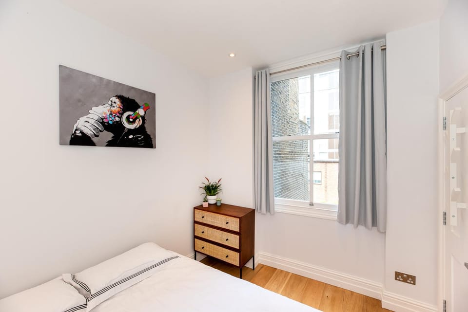 2-Bedroom Victorian Apartment in Kensington Apartment in City of Westminster