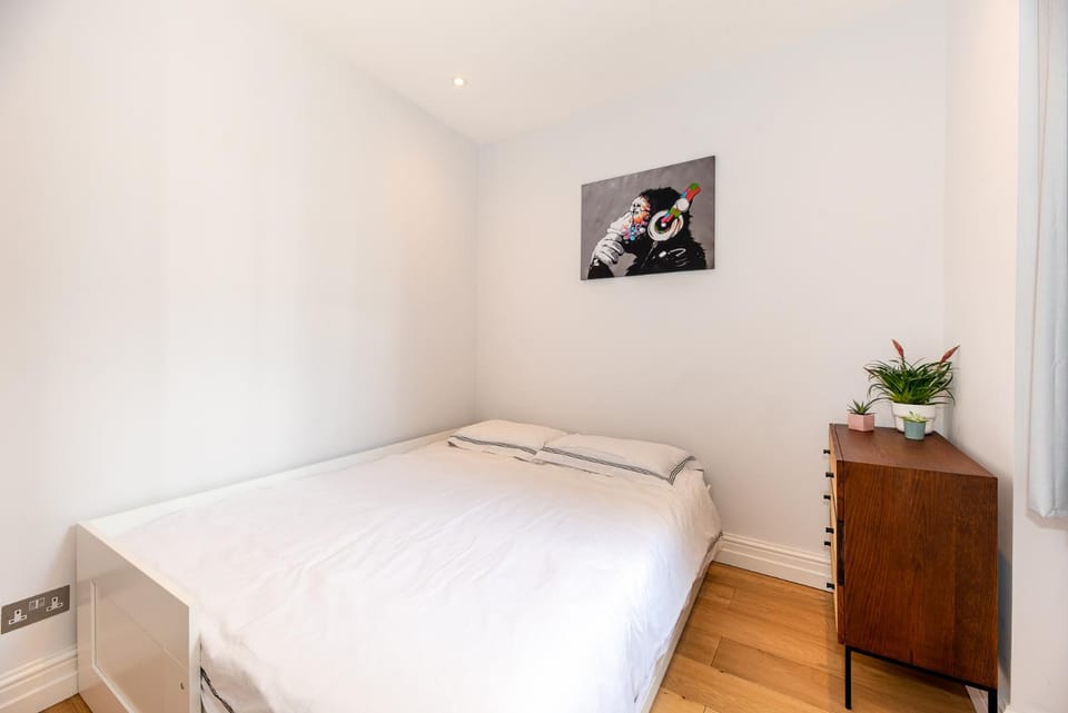 2-Bedroom Victorian Apartment in Kensington Apartment in City of Westminster
