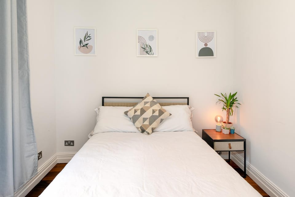 2-Bedroom Victorian Apartment in Kensington Apartment in City of Westminster